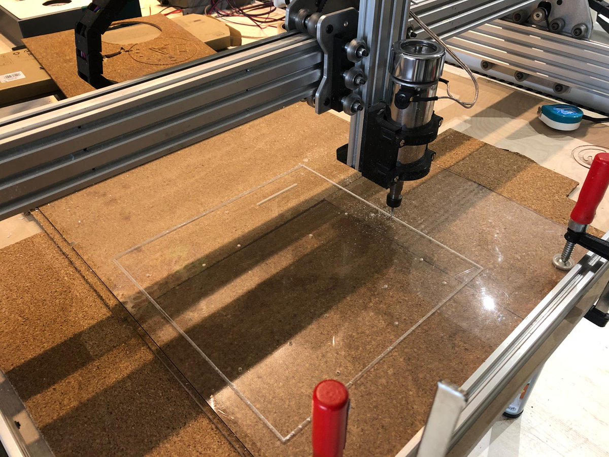 MakerGal3D's tweet photo. Hoy estuvimos en el local de @amigus_aspontes acabando de montar la impresora 3d
#impresora3d #pla #aspontes #gslot #sabadomaker https://t.co/Xw1X3sdGaa