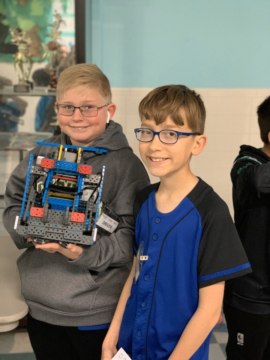 ericadolsen's tweet image. #ThankYou @HSA_Garland for hosting today’s #VEXIQChallenge #Competition. Team #Autonomous is ready! @AmyParksElem @ShellybBennett @KristiHarp @mrsmegan_smith @mrs_dpatterson
