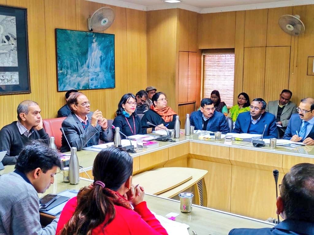 NITIAayog's tweet photo. उत्तर प्रदेश ने #SDGIndiaIndex में सबसे तेज प्रगति की है!

इसी क्रम में @NITIAayog की adviser @sanyuktasam1 और @alenjsc ने लखनऊ में सभी विभागों के वरिष्ठ अधिकारियों को प्रदेश में #SDGs में त्वरित प्रगति के लिए विस्तृत कार्यशाला का आयोजन किया ।

Cooperative Federalism in action! https://t.co/IYfk76LTfQ