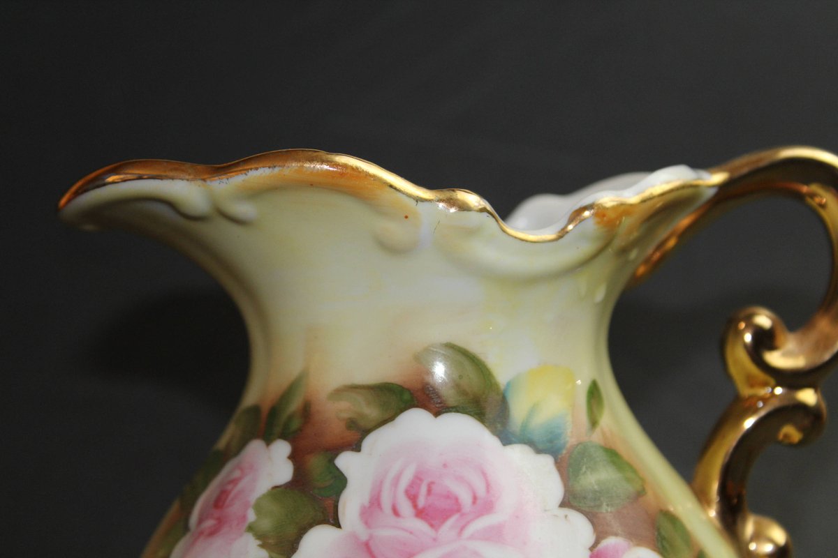Wisdom_Lane's tweet image. Vintage 1960s Ceramic ENESCO Pitcher With Roses Pattern Gold Trim Paper Label On The Bottom tuppu.net/689a2652 #Etsy #WisdomLane #RosesPattern