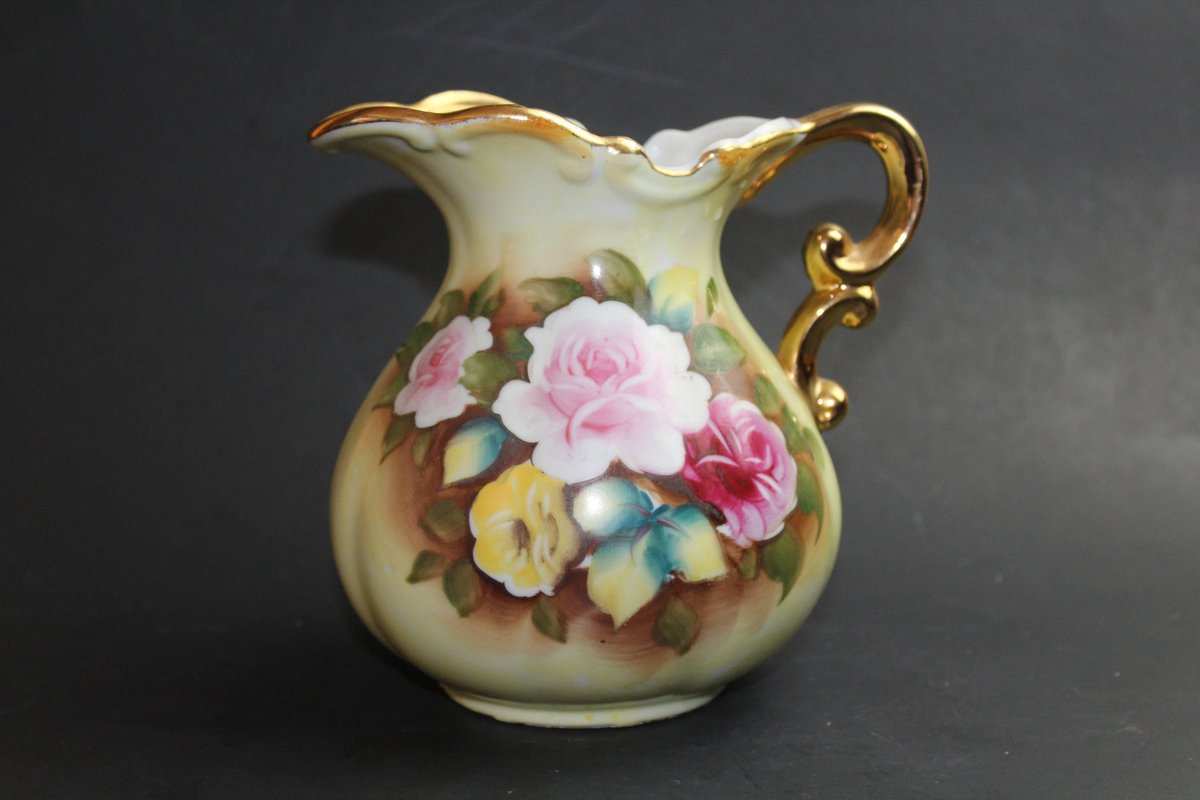 Wisdom_Lane's tweet image. Vintage 1960s Ceramic ENESCO Pitcher With Roses Pattern Gold Trim Paper Label On The Bottom tuppu.net/689a2652 #Etsy #WisdomLane #RosesPattern