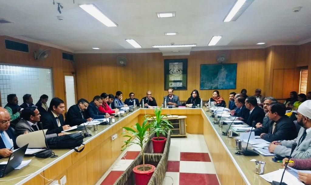 उत्तर प्रदेश ने #SDGIndiaIndex में सबसे तेज प्रगति की है!

इसी क्रम में <a href="/NITIAayog/">NITI Aayog</a> की adviser <a href="/sanyuktasam1/">Sanyukta Samaddar</a> और <a href="/alenjsc/">Alen John</a> ने लखनऊ में सभी विभागों के वरिष्ठ अधिकारियों को प्रदेश में #SDGs में त्वरित प्रगति के लिए विस्तृत कार्यशाला का आयोजन किया ।

Cooperative Federalism in action!