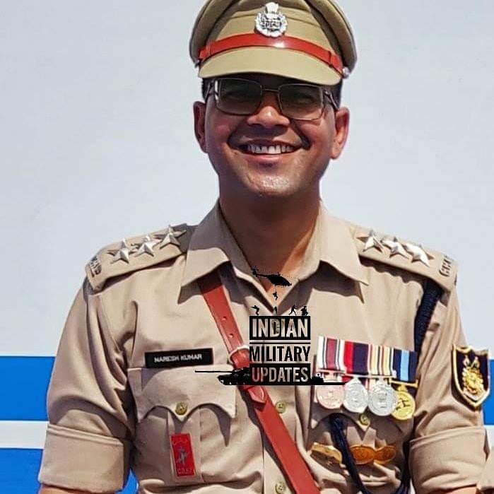 MilitaryUpdate_'s tweet photo. Meet #CRPF Asst Commandant Naresh Kumar, 
->5 PMG (Police Medal For Gallantry)
->11 DG CRPF Commendation Disc's
->2 J&amp;K Police Medals
->Tomorrow He Will Be Receiving His 6th PMG
->He Neutralised 50+ Terrorists With His Team In J&amp;K
->H e Received His 1st PMG In 2017
@crpfindia 🙏 https://t.co/AseX4Ri34l