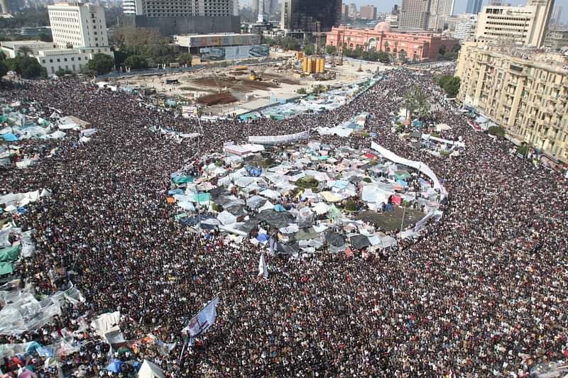 BasmaMoawad2's tweet photo. قبل ما تهل البشاير.. يوم ٢٥ يناير 
لما قامت مصر قومه بعد ما كانت ف نومه.. تلعن الخوف والمذله والمظالم والحكومه https://t.co/tOms3HBCF3