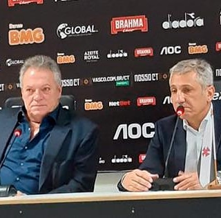 DaGaguinho's tweet photo. Sobre a questão dos salários:

A informação é que o valor acertado com o BMG para pagamento de salários não caiu nesta sexta (24) por questão de prazo bancário. 

O clube acertará a questão na segunda com os funcionários e garante que a relação com o patrocinador é “excelente”. https://t.co/mv80HmljfL