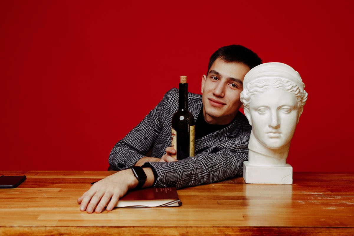 kassirovv's tweet photo. Так выпьем же за День студента! 🍷 https://t.co/EPypM1Yg3j