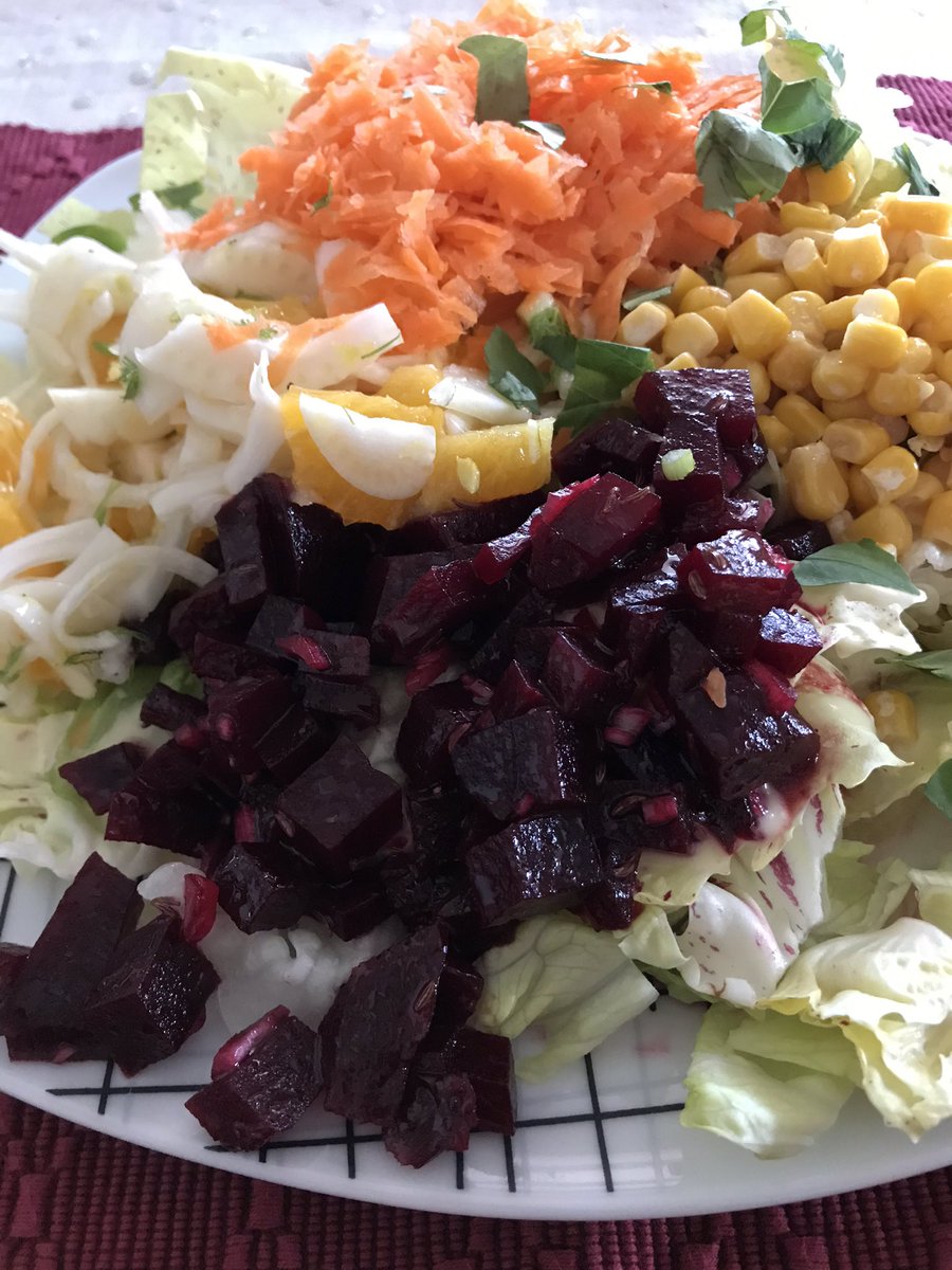 chica_twopatch's tweet photo. Samstagmittag so 😋
#Salat #Salatbuffet https://t.co/sg3sEMRjvA