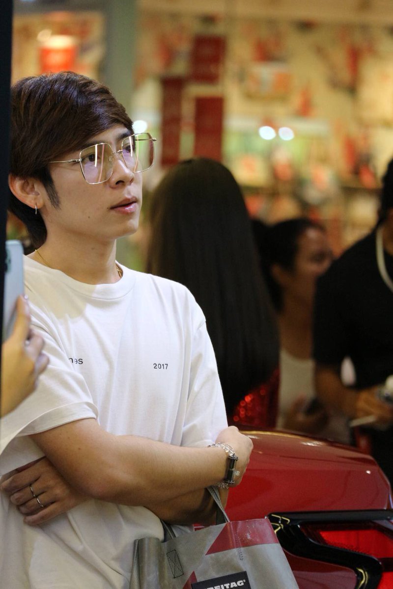 New_Agust's tweet photo. สิ่งที่คนอื่นมอง สิ่งที่เรามอง #Newwiee #ndon https://t.co/mTbAez46me
