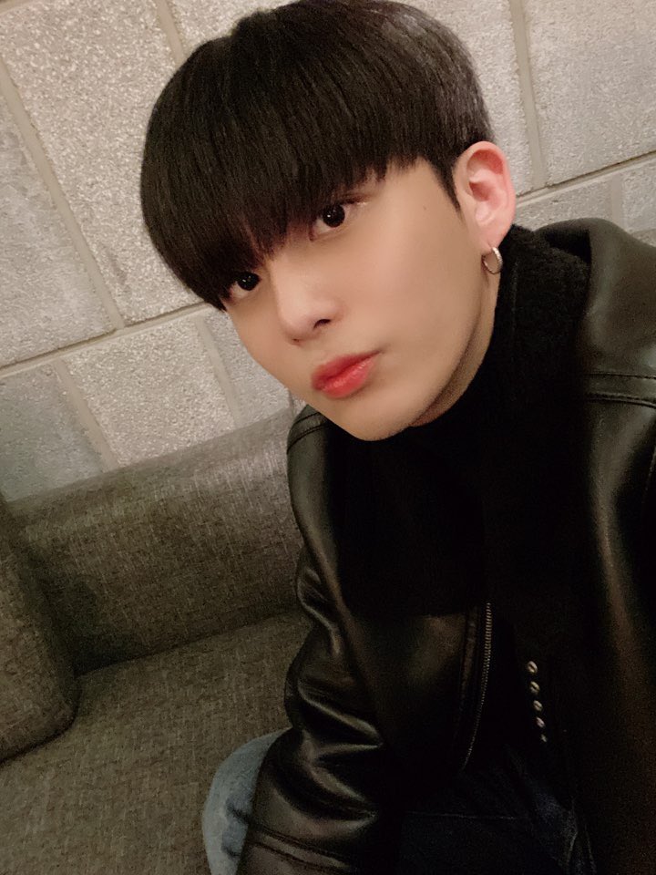 [#종호] 에이티니 즐거운 설 잘 보내고 있나요오오❤️ 저도 잘 쉬고 있습니다!! 에이티니 누구보다 더 많은 복 받기!!😊
#ATEEZ #에이티즈