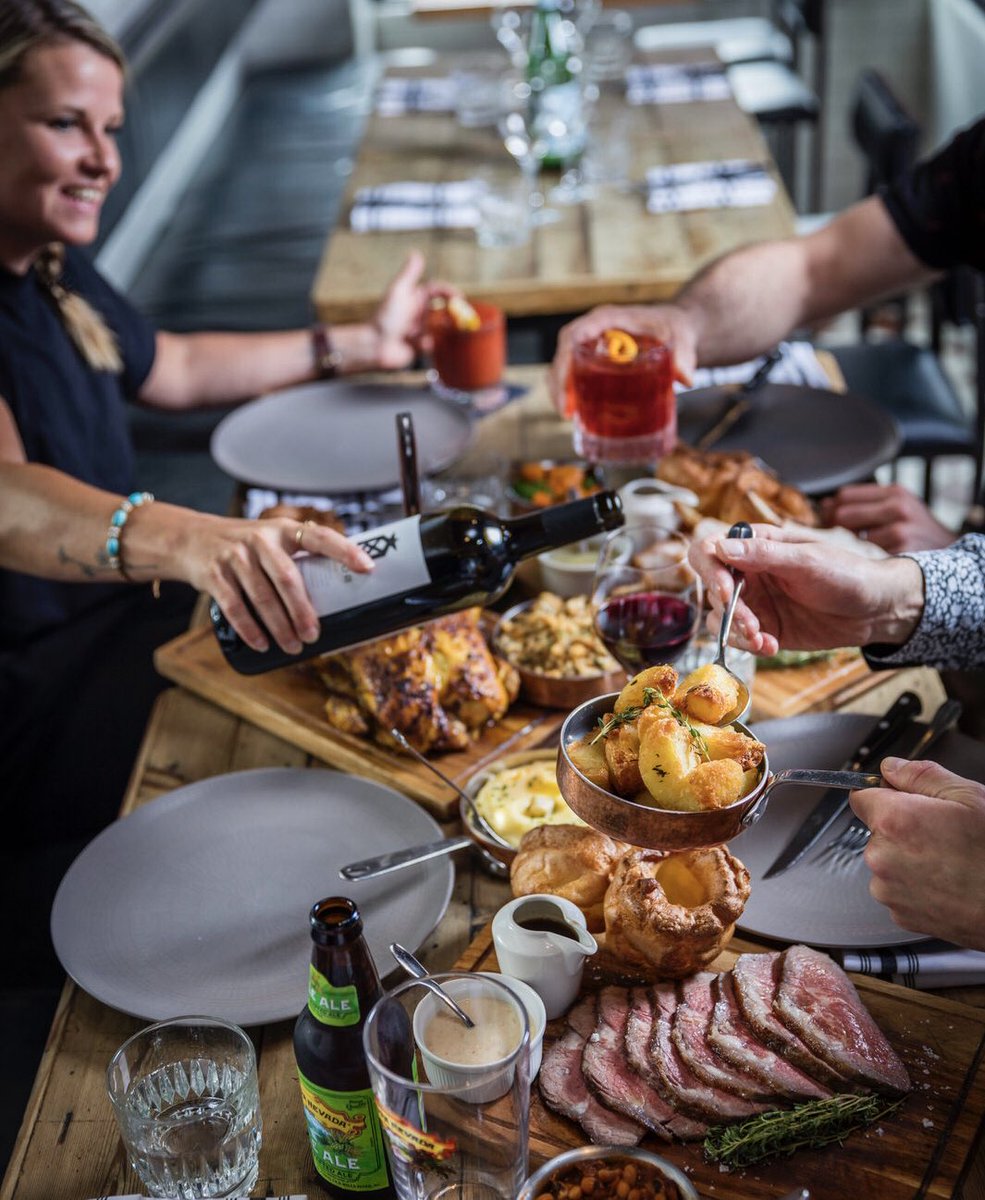 butcher_grill's tweet photo. There are few things better than a roast with friends and all the trimmings. *Negronis not included. #WeekendRoasts https://t.co/JcjEBmSAQX
