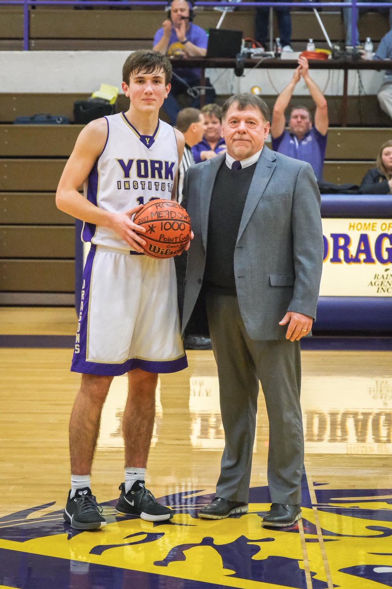 se_recruiting's tweet photo. @noah_smith31 and @RogerMeadows_10 both surpassed the 1,000 point milestone for their career and were recognized last night before picking up their 15th win of the season as the Dragons improved to 7-1 in the District with a win over Dekalb County at home. https://t.co/vcdTUVfyBJ
