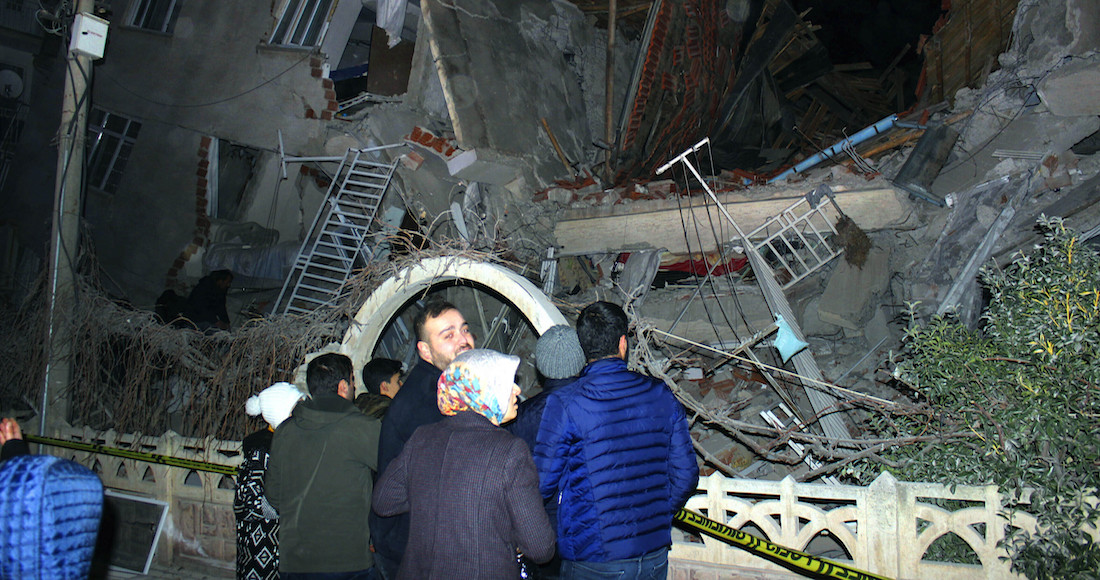 SinEmbargoMX's tweet photo. Cifra de muertos por sismo en Turquía aumenta a 21; autoridades reportan más de mil personas heridas
https://t.co/xRXkasqa8r https://t.co/G8U9wO8QRj
