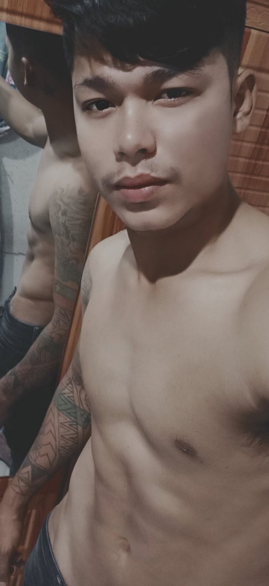 MoeThaukOo1's tweet photo. ရ��သီဥတု ကေအးေပမယ့္😋
ကုိယ့္ရင္ခြင္ကေတာ့ ေႏြးမယ္ထင္ပါတယ္😋
M.T.O###☂☂☂ https://t.co/TlgDt8Klhw