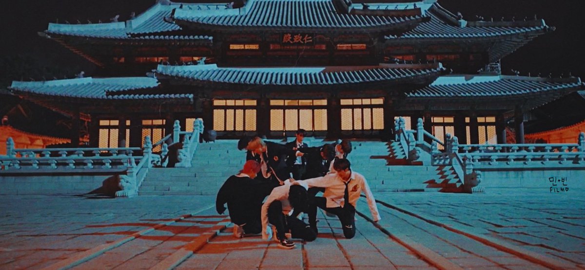 double knot 🎞 

#StrayKids #스트레이키즈
#스키즈 #민호 #리노 #창빈 
#Changbin #LeeKnow