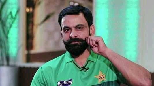 HaaniOfficial10's tweet photo. Record Alert : @MHafeez22 Becomes Only Pakistani Player To Hit 200 T20I Fours. 🔥
And What A Performance From Our Very Own Mr Professor 67(49)* With 9×4 & 1×6 & S.R Of 136.73 😍
Well Played Professor 👏🏻🇵🇰
#AnotherDayAnotherRecord #FansInHeart #PakZindabad #PakVsBan https://t.co/fDnNql96E4