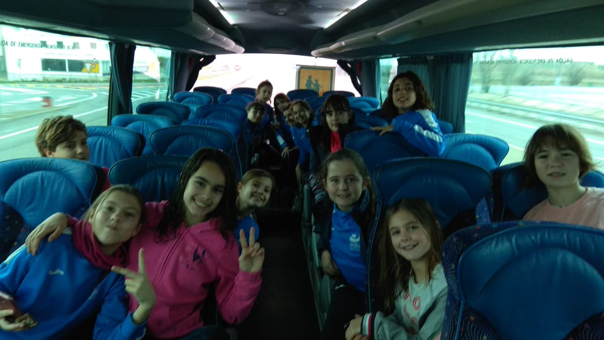 cfardoi's tweet photo. Las peques del Ardoi vuelven con @Fonseca_Bus de su desplazamiento a Cortes donde esta mañana han conseguido su primera victoria de la segunda fase. 
Buen viaje chicas!!! https://t.co/zW0ZkastmI