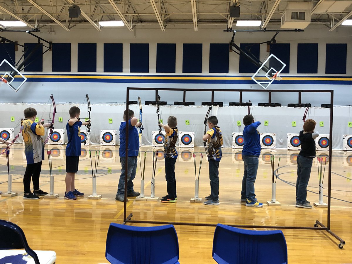 FarrahFuchs's tweet photo. My Friday lunch break view! #brockintermediate #brockarchery https://t.co/qKqipfXd22