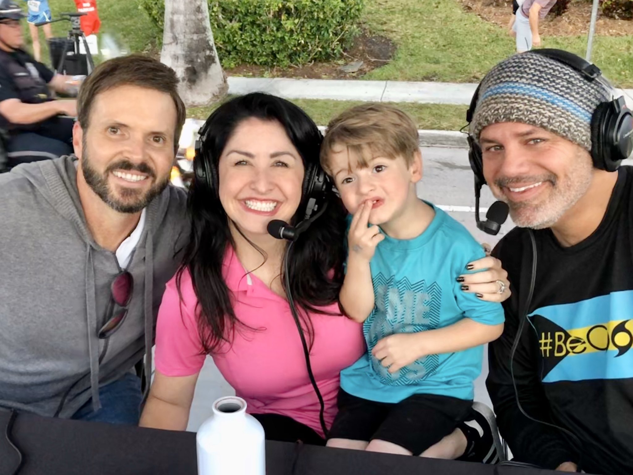 u-ivatel-kvj-show-na-twitteru-kvj-at-the-raceforthecure-stop-by-say-hello-and-support-a-great-cause-susangkomen-https-t-co-vodmvdpsrp-twitter