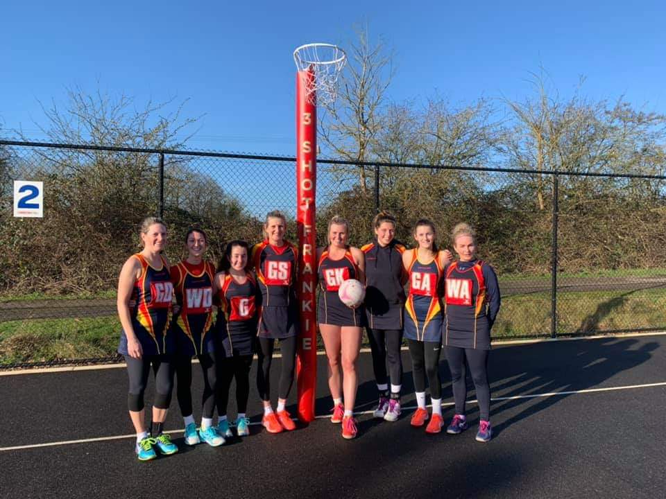 LeamNetballClub's tweet photo. Unveiling our new netball post protectors kindly donated by @HarrodSport in rememberence of our beloved Frankie on a beautiful frosty morning ❤️💛💙 #threeshotfrankie
#leamingtonnetball https://t.co/4MlcznbgL9