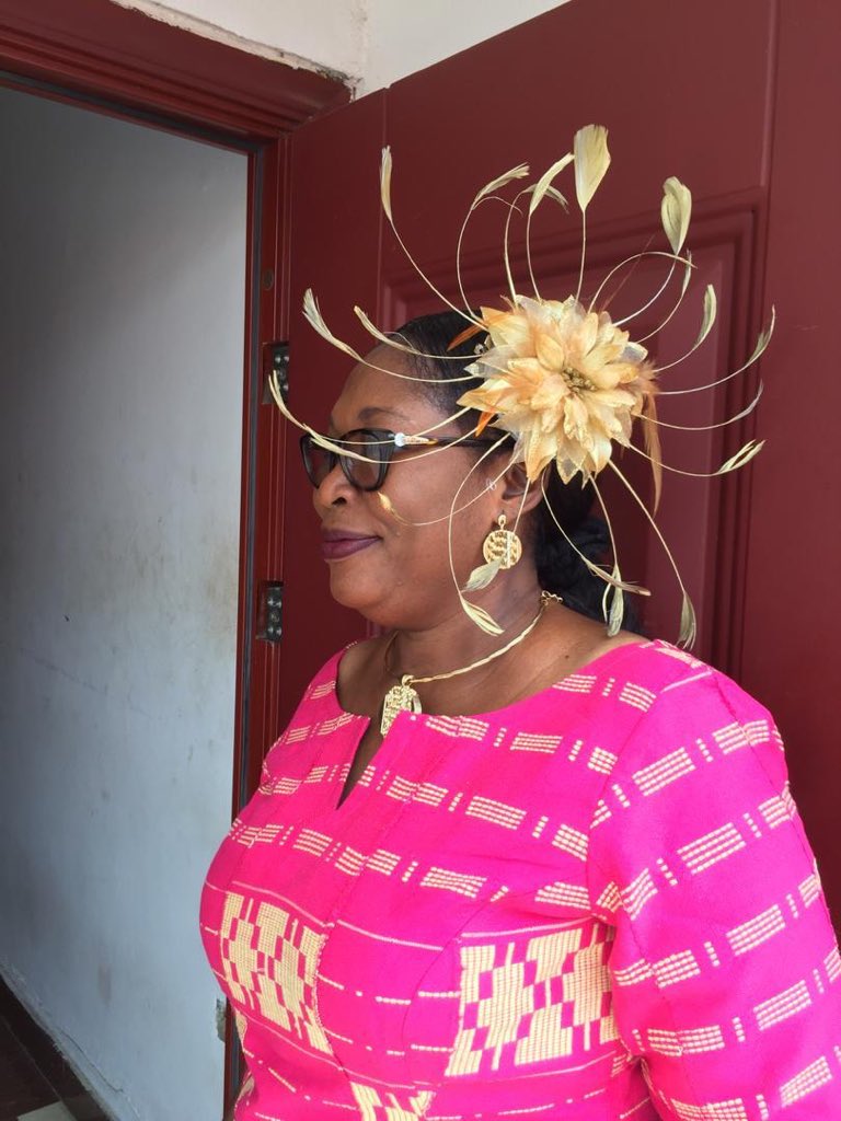 Mzcyndy's tweet photo. Can your momma ??? .... #weddingguestghana  
.
.
.

Headpieces by #LeDeedee #Turbanista_gh 
. 
.
Delivery nationwide (not free) 
. . .
Contact @turbanista_gh Le Deedee on 0545629626 for all your hats, fascinators , headbands, headgears n turbans needs 😃 .
.
BLESSED https://t.co/eFKcLSkSN8