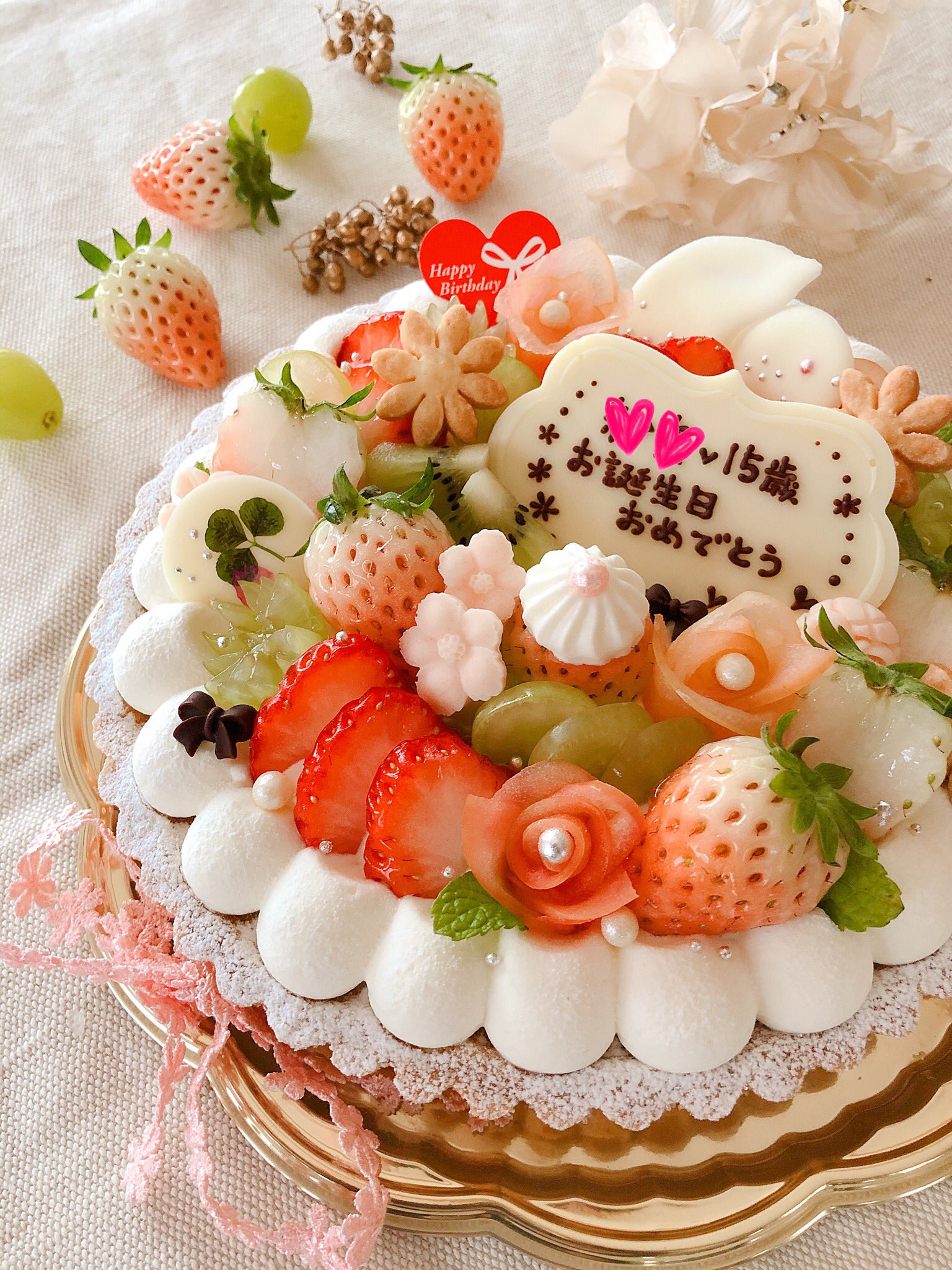Momokoto 知り合いのお姉さんから 娘ちゃんへ誕生日ケーキのリクエスト 今年はフルーツタルト 14歳はチーズ ケーキ 今年も選んでくれてありがとう サイズが可愛い白いちご発見 喜んでもらえるといいな コッタ 手作りケーキ バースデーケーキ