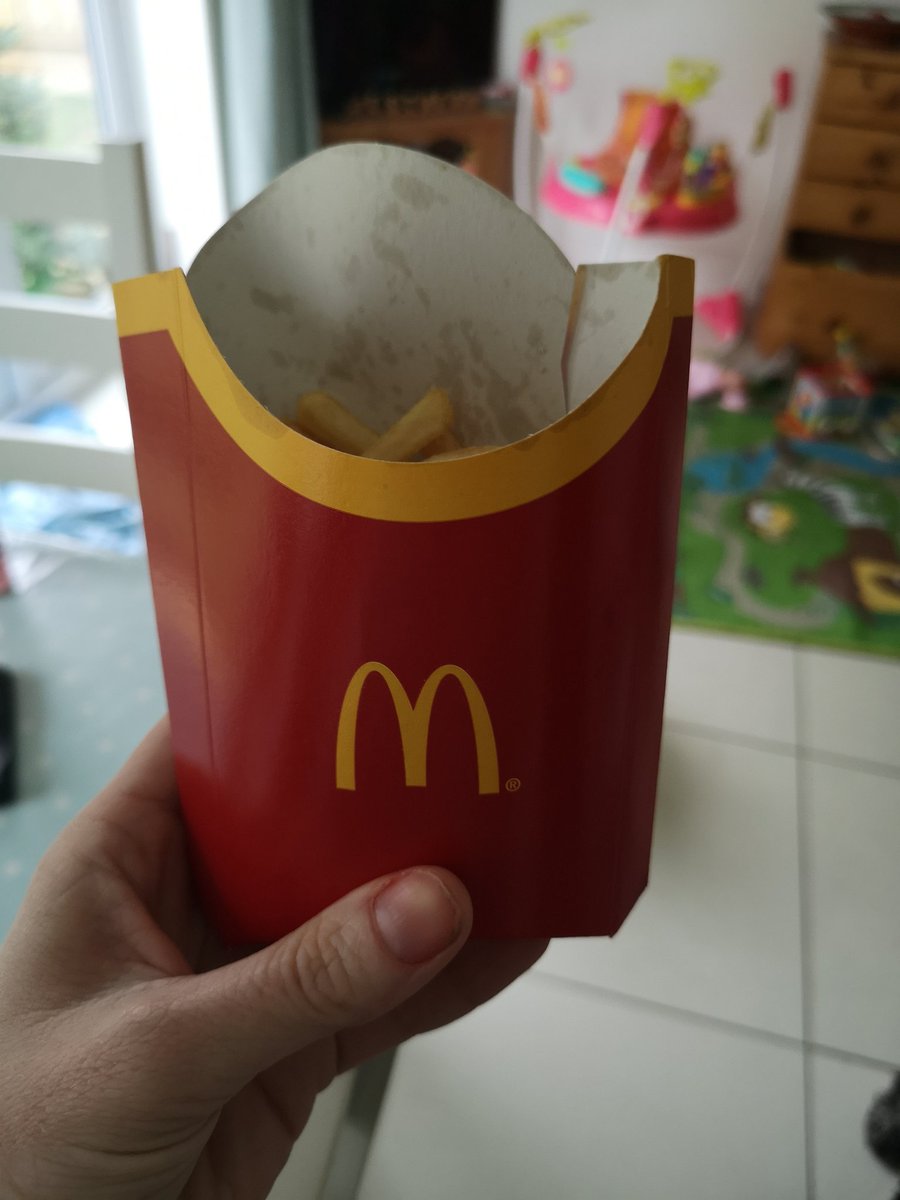 bell_a87's tweet photo. @McDonaldsUK Just went through your drive thru in Barrow in Furness and get home to this. Meant to be large fries. Unacceptable. https://t.co/3z9nFpBbfp