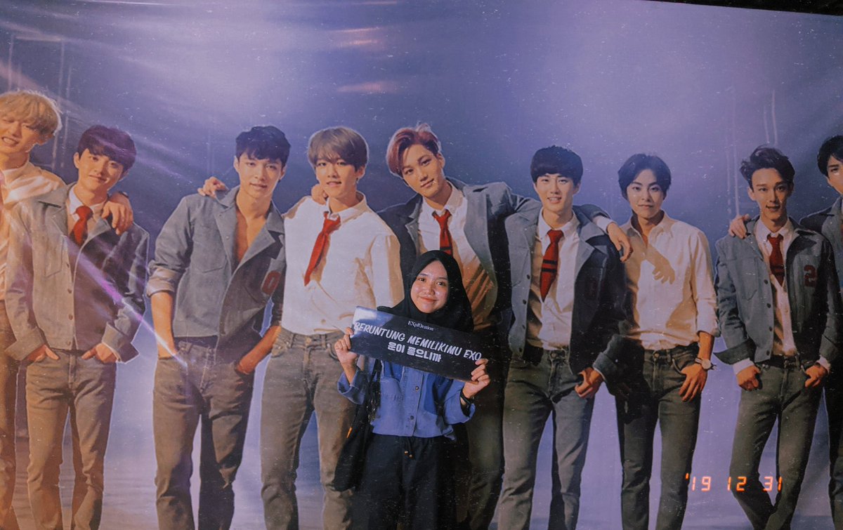 sriiauliaaaa's tweet photo. 311219 Nobar exploration dot with #exoljogja #EXplOrationDot @weareoneEXO https://t.co/T9npgFHsBv