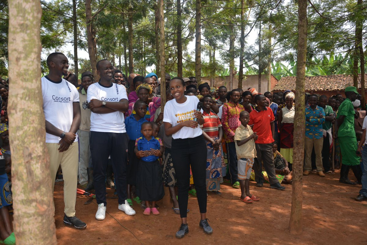 ConsortRwanda's tweet photo. Consort Rwanda conducted teaching session on *Five critical moment* of hand washing to the mass of  people  attending Umuganda-Communty work  at Musenyi sector. @MoHRwanda @BugeseraDistr @HealthyPeopleRw https://t.co/ENcwgEEPTH