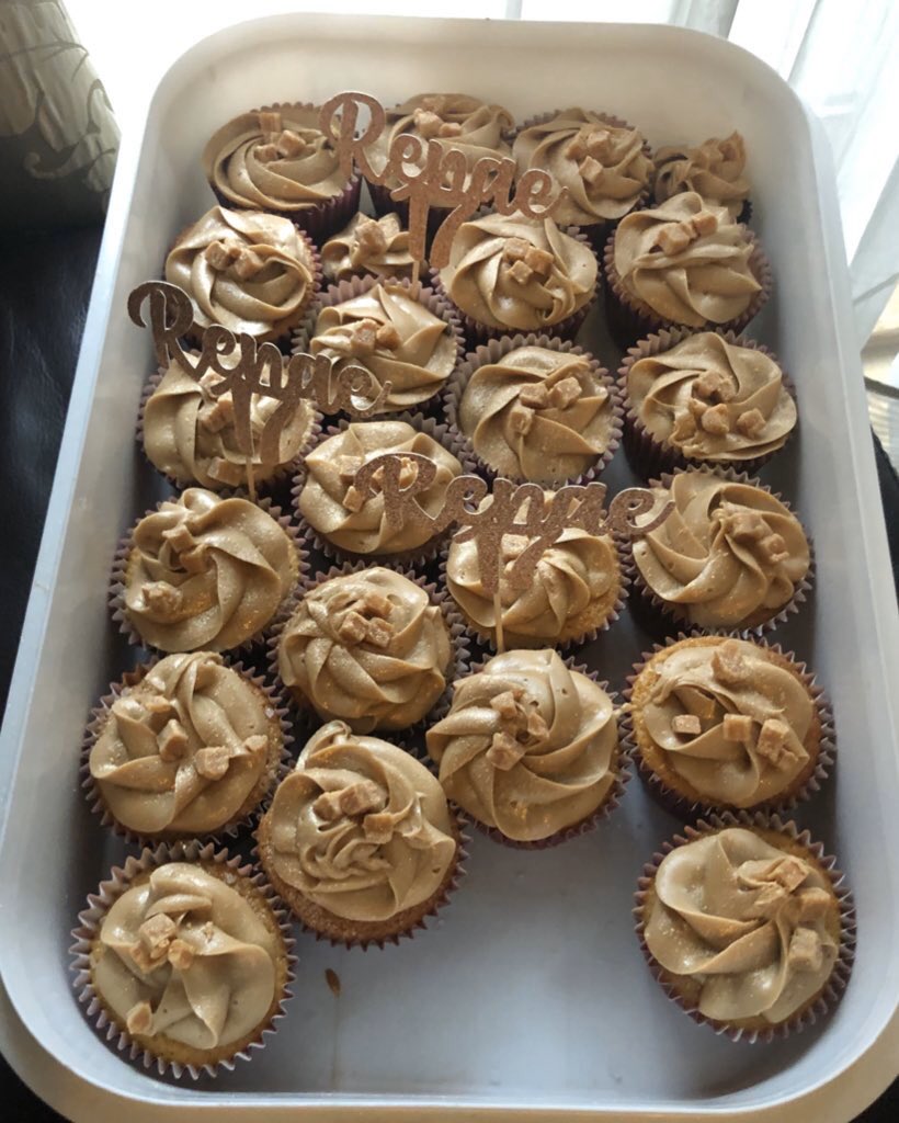 Back in the kitchen for the first time in #2020 🤪. Salted caramel #cupcakes with #caramel filling and salted buttercream 🤤 for a very special #birthdayprincess who turns #17 😍 #cupcakeheaven #freshlymadecupcakes #cupcakesforalloccasions #veganoptionsavailable