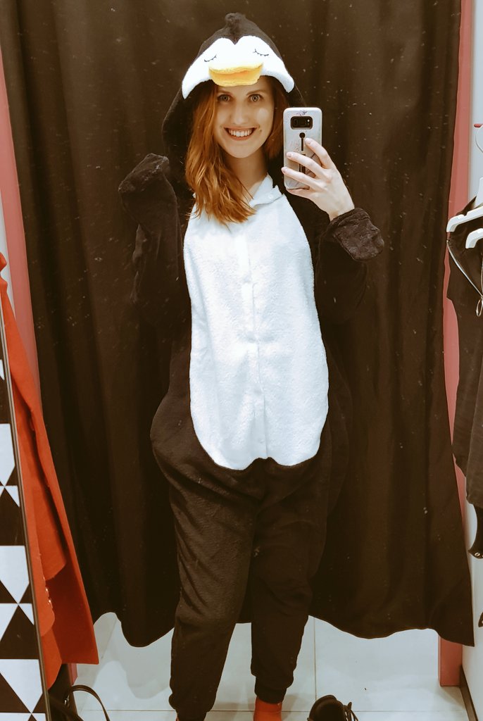 ZuFutureSurgeon's tweet photo. Done with the exam π it went smoothly so I rewarded myself with good food and some shopping π Don't judge π
#medstudenttwitter #surgeryexam #finals #onesie #adulting https://t.co/KEQlxyVhRq