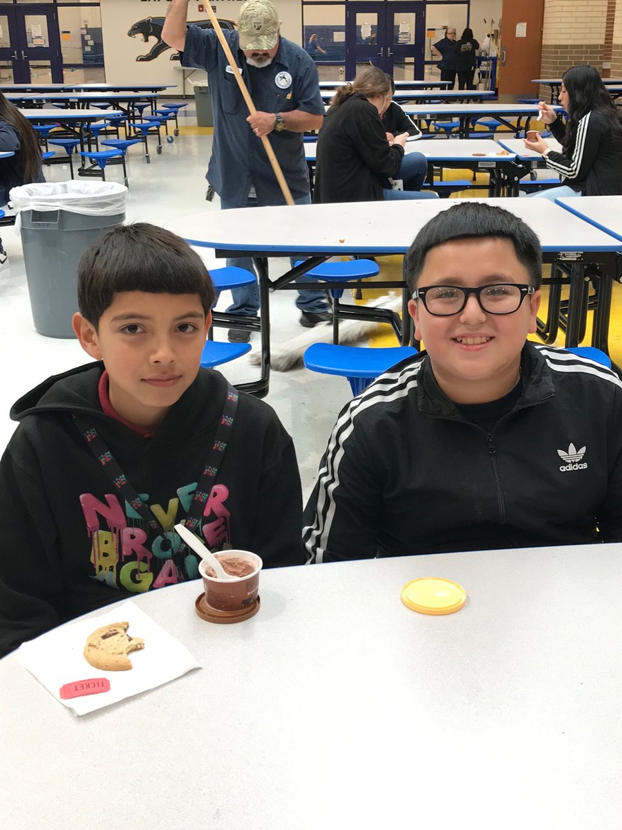 BCISD's tweet photo. #bcjh “A” honor roll treated to ice cream &amp; cookies by the Evening Lions Club - thanks for your support! #community #believeinbcisd ⁦@yamilet_arroyo⁩ https://t.co/HJqRvVXLzR