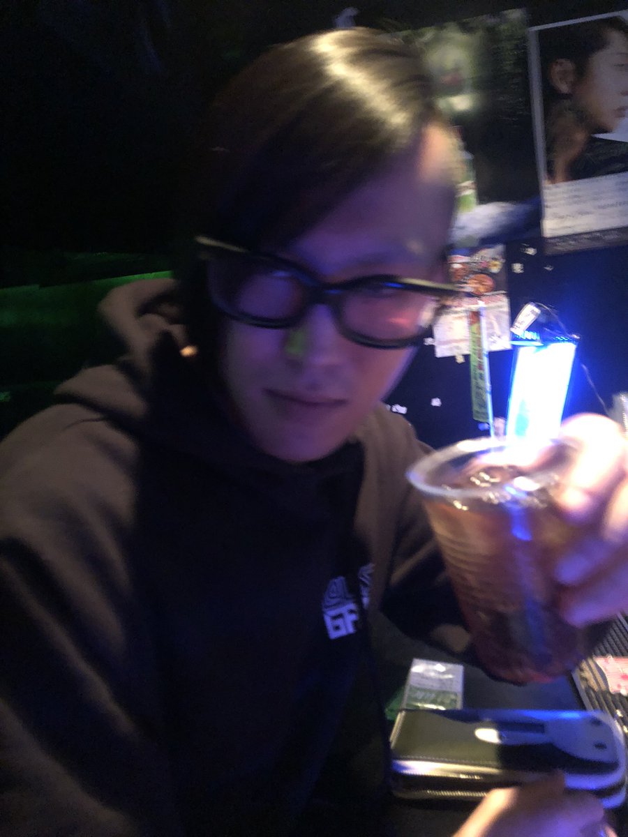 warapi0310's tweet photo. 雪見に来たらスガハルいた https://t.co/UWcRVXNEVo