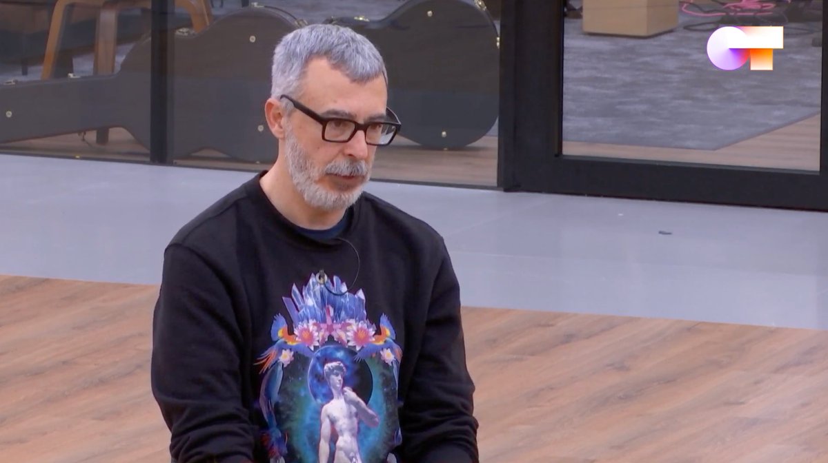 OT_Oficial's tweet photo. "Vamos a intentar que sea una sociedad mejor, donde alguien no sufra, donde alguien no llore por ser como es" @Srpacotomas ❤️👉🏻 https://t.co/Wu2bwWrIil 🏳️‍🌈 #OTDirecto25E https://t.co/nvCLpr0E0k