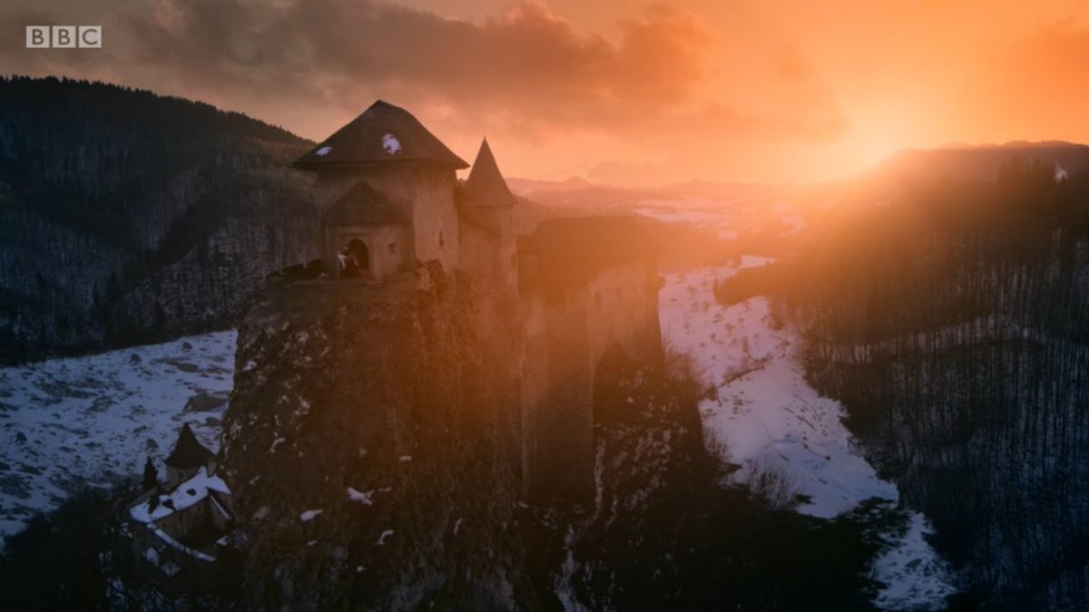 undeaddracul's tweet photo. “Describe her for me? As I remember, she sets behind the second highest peak, and at this time of year, she is quite red. Tell me, Johnny, is she red?” https://t.co/xRXNn3FuoQ