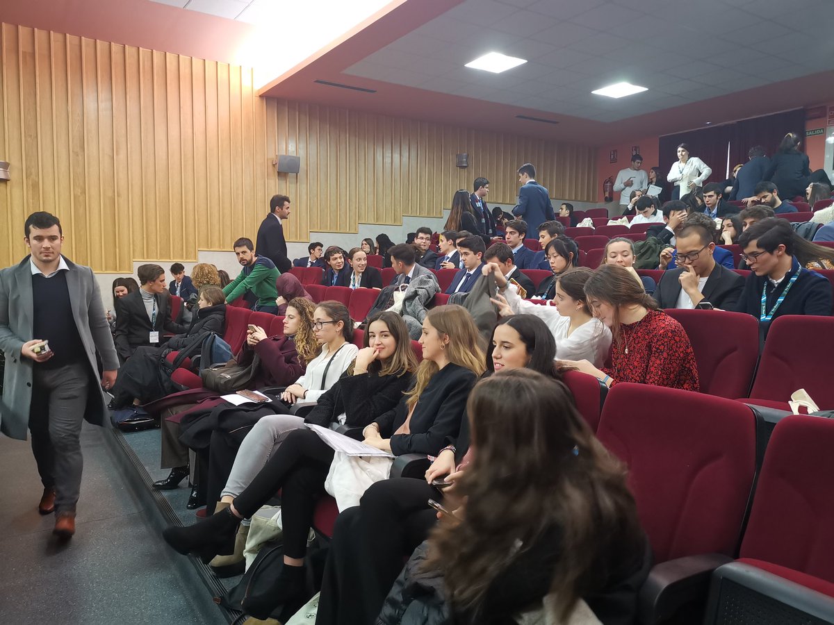 Ligadebatecicae's tweet photo. En breve se anunciará quién ha pasado a los cuartos de final.
@Ligadebatecicae @CICAE_Educacion @ColesLosSauces  #LigaCICAEUCJC #nervioscuertoscicae https://t.co/ss9ep7biC8