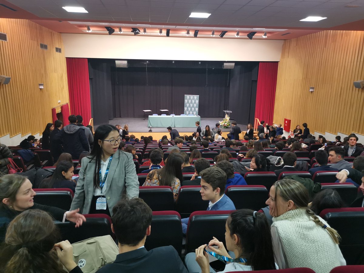 Ligadebatecicae's tweet photo. En breve se anunciará quién ha pasado a los cuartos de final.
@Ligadebatecicae @CICAE_Educacion @ColesLosSauces  #LigaCICAEUCJC #nervioscuertoscicae https://t.co/ss9ep7biC8