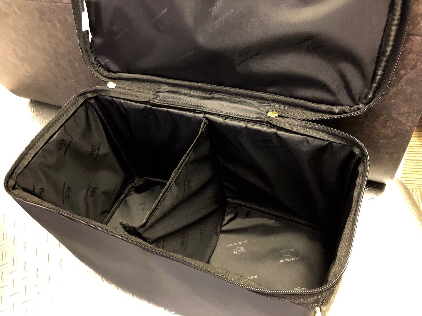 グラブケース - Search / X