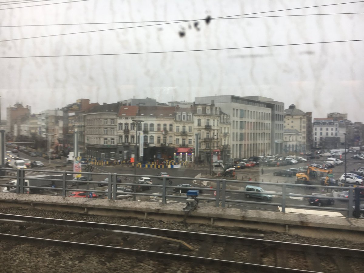 mb_baraka's tweet photo. En route pour le #Maroc 🇲🇦 au départ de #Bruxelles avec la ROYAL AIR MAROC. Le climat belge est radieux ce jour. Vu du train en route vers #ZAVENTEM. Prospection commerciale pour STANDARD INDUSTRIE, le numéro 1 de la #maintenance industrielle chez les #mines et les #cimenteries. https://t.co/Waj9sUruRD