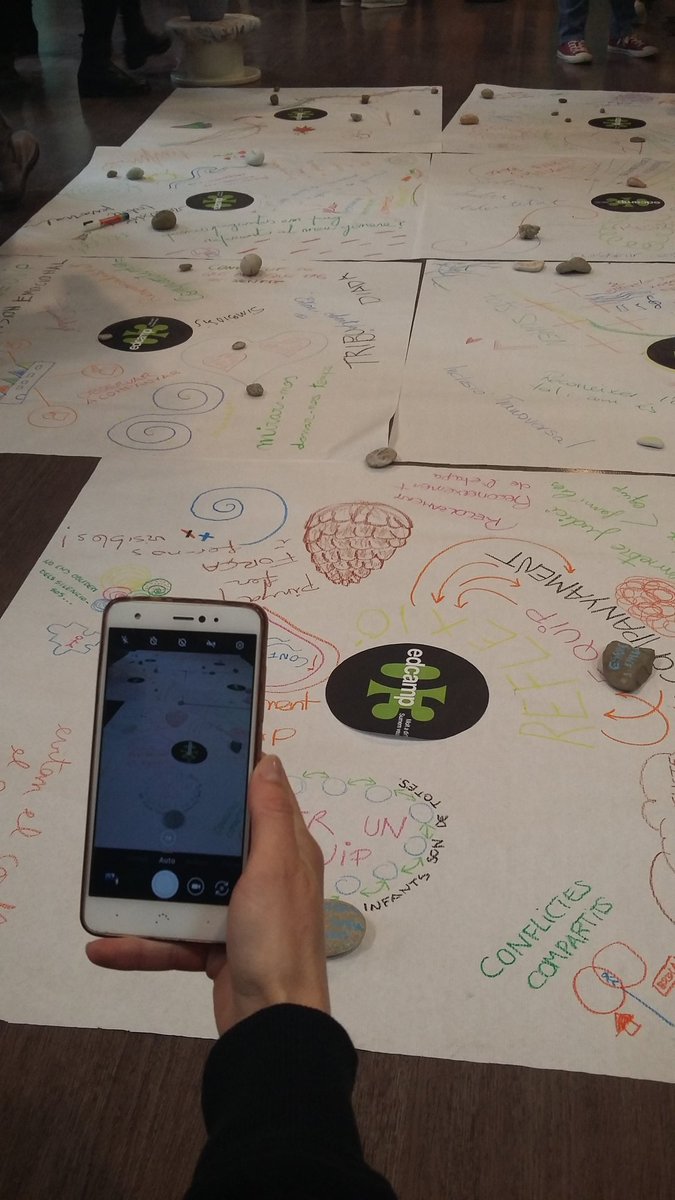 Eponine77's tweet photo. #edcamp03 #el03hies compartint experiències https://t.co/Ww3I2mlaMt