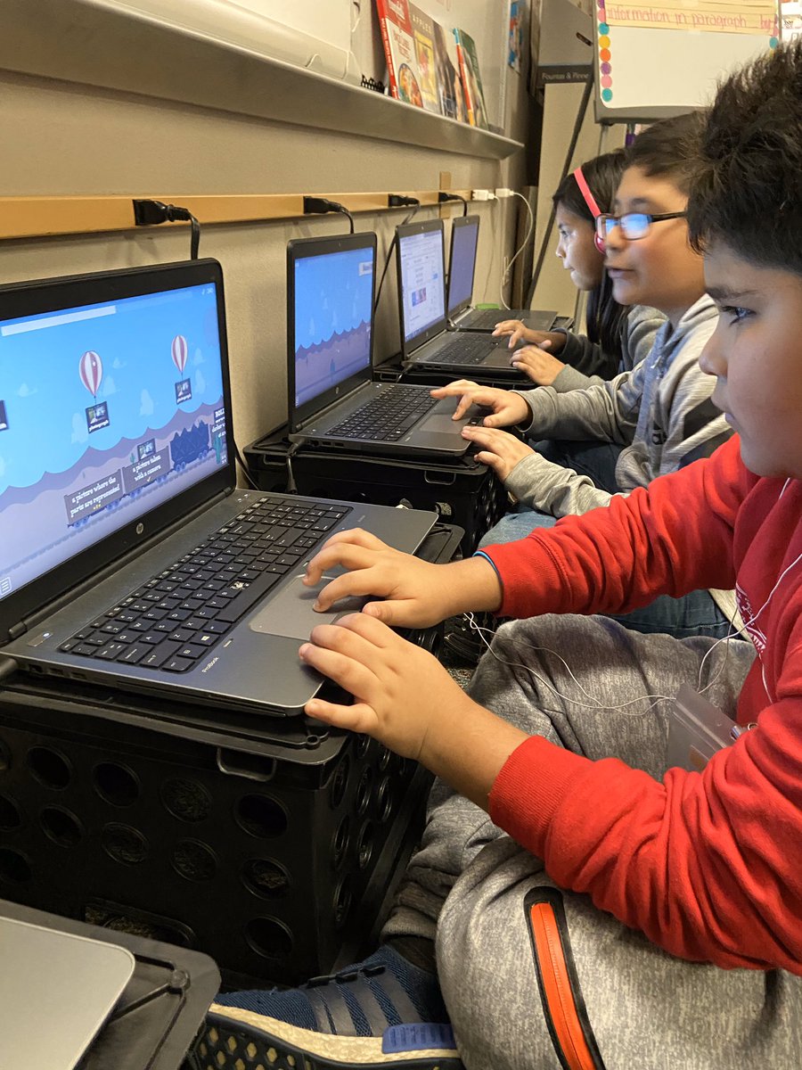 espoild12's tweet photo. Fourth grade bilingual class, engaged in vocabulary activity using #wordwall. Kudos to Ms. Marroquin for immediately implementing knowledge gained from #PISD GT potpourri! @pisdesela @PasadenaELL #Matthys https://t.co/WA9WQ4CpDV