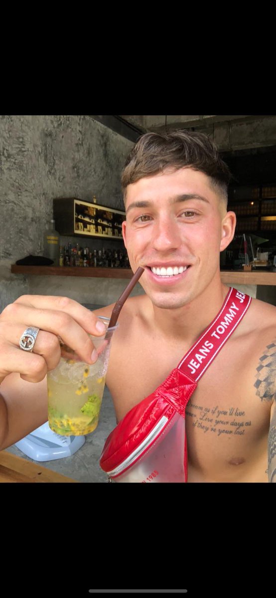 ConnorDurman's tweet photo. Cheers to the weekend ! ❤️🏝@LoveIsland #LoveIsland #LoveIsland2020 #TeamConnor https://t.co/9FvDdKcdqs