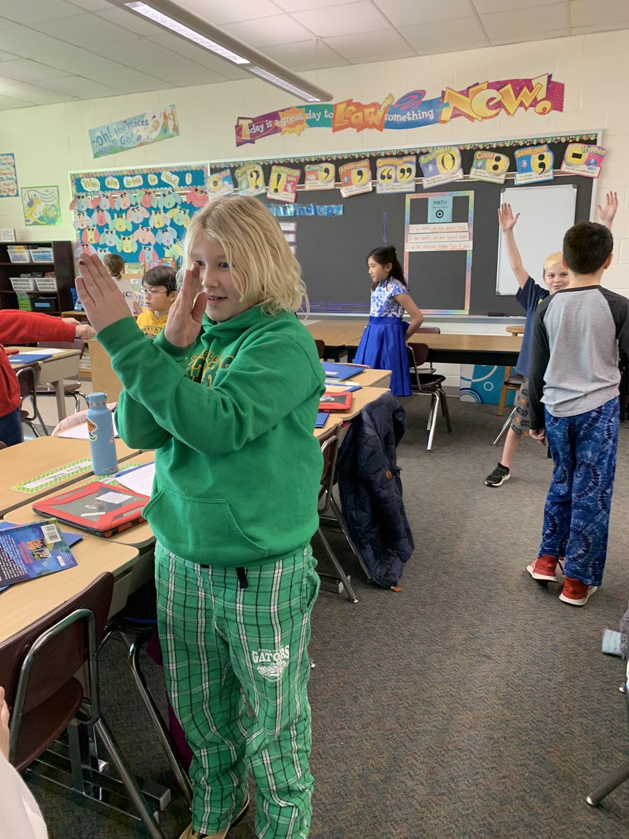 MrsZink_GV's tweet photo. Using hand motions to practice geometric terms! #gv_wilson https://t.co/7ZyYWZh8Aj