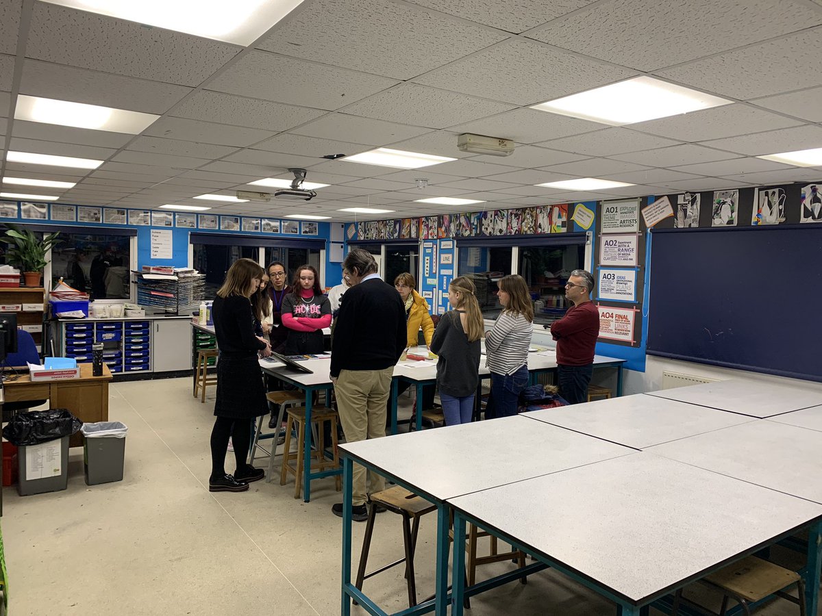 MrNick_GEMSCHS's tweet photo. Busy week of Family Learning and setting up our T&L Library 📚 in the staffroom - Well done time all involved, they did a cracking job! #heathside #teaching #learning https://t.co/nR0wNL24jP