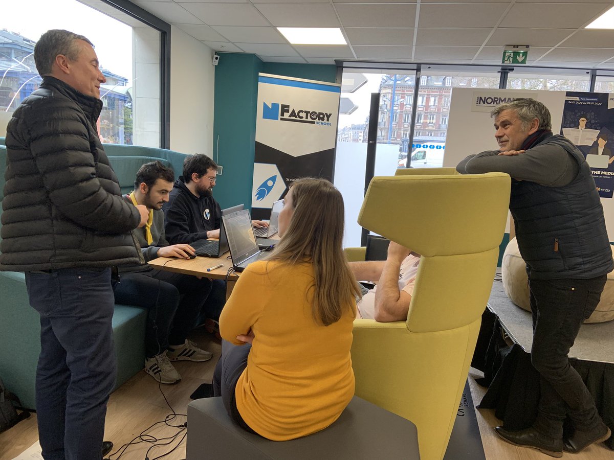 NormandyFactory's tweet photo. Visite surprise de @jl_louvel sur le hackathon #NFactorySchool qui révolutionne les médias 📑 juste après le repas. De quoi faire le plein de conseils pour repartir de plus belle 💪🏻 #HPN20 https://t.co/dtjkk3kXsB