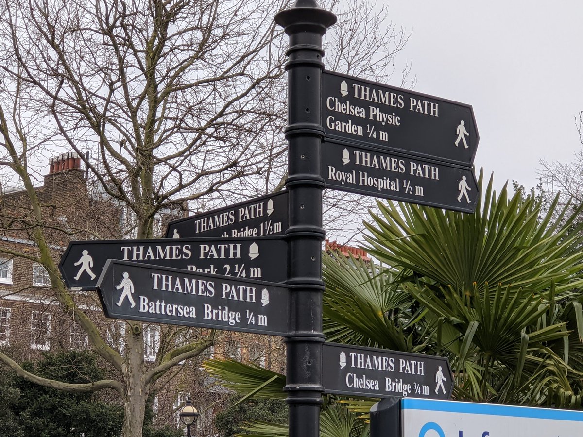 Every direction is "Thames Path"