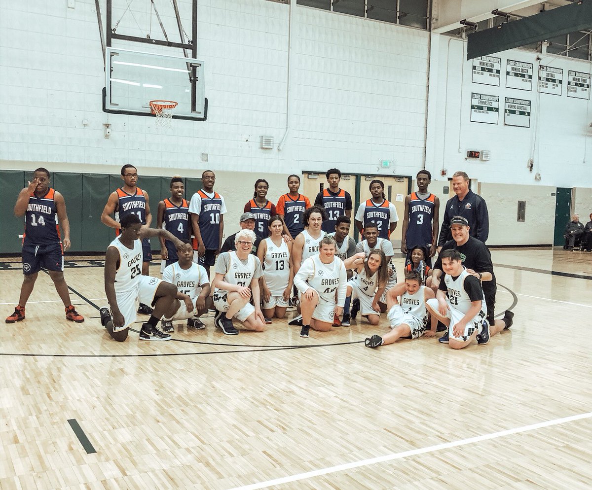 Molly Gezon tweet media