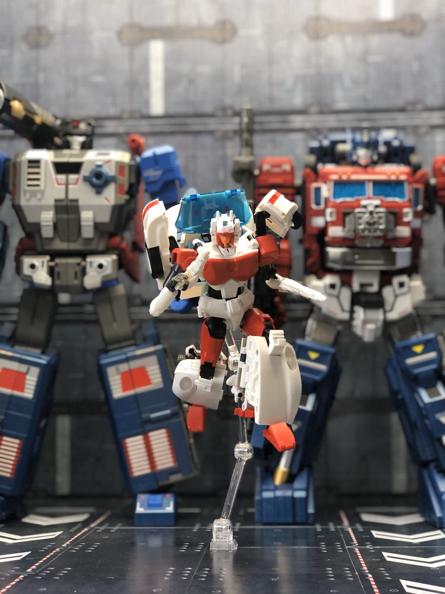 fans_hobby's tweet photo. MB-12 ATHENA updated test shot(without spray painting details) with MB-06 POWER BASER &amp; MB-11 GOD ARMOUR at @fextsystem SCI-FI 03 display set!

#fanshobby #thirdpartytransformers  #powerbaser #athena #godarmour #godarmor #masterforce #ginrai #godbomber #powermaster https://t.co/Wtpx8cLeDx