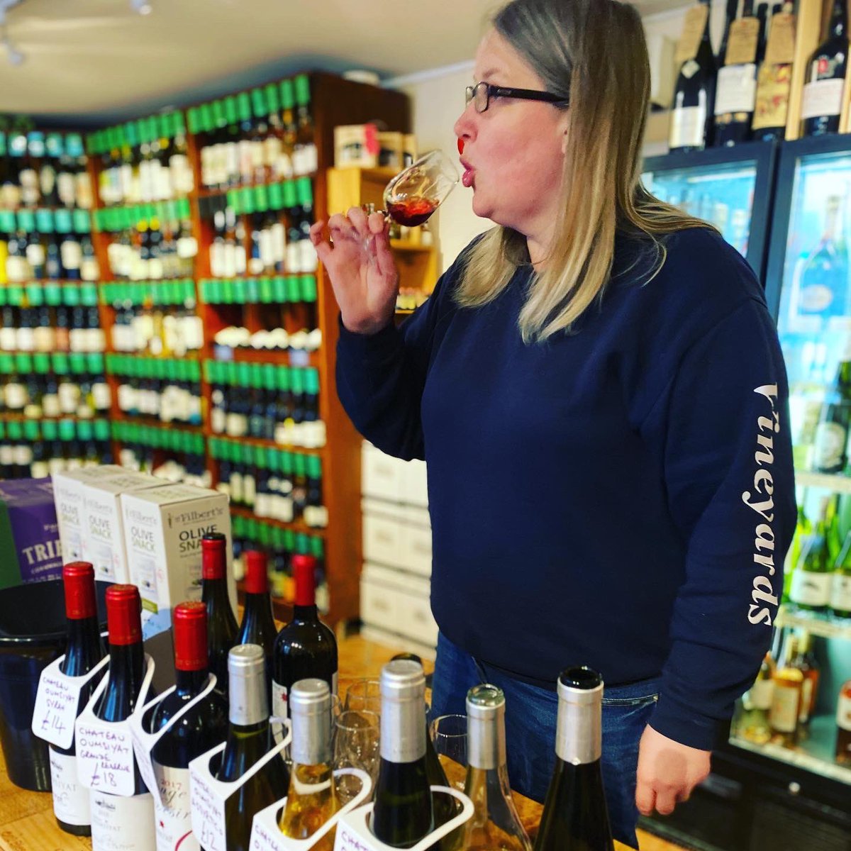vineyards_wine's tweet photo. . @chateau_oumsiyat LEBANESE FREE WINE TASTING TODAY 12-6pm
.
#Sherborne #Dorset #WineMerchant #WineLover #Wine #WineTasting #Wine #Lebanon #LebaneseWine #Obeidy #Sayvignon #Viognier #CabernetSauvignon #Syrah #Cinsault #Carignan #ShopLocal #SupportLocal #Indie https://t.co/Haw65WTLQ0