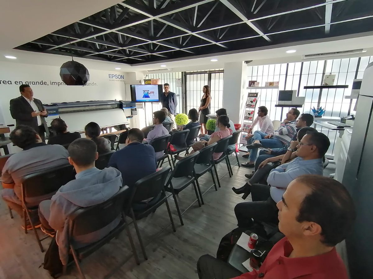 sdenlinea's tweet photo. "Impresión solvente... el negocio rentable". Gran charla de Samuel Pedraza, de @EpsonLatin
#ExpoSD #OptimizaLaImpresión https://t.co/Sy256PwcHv