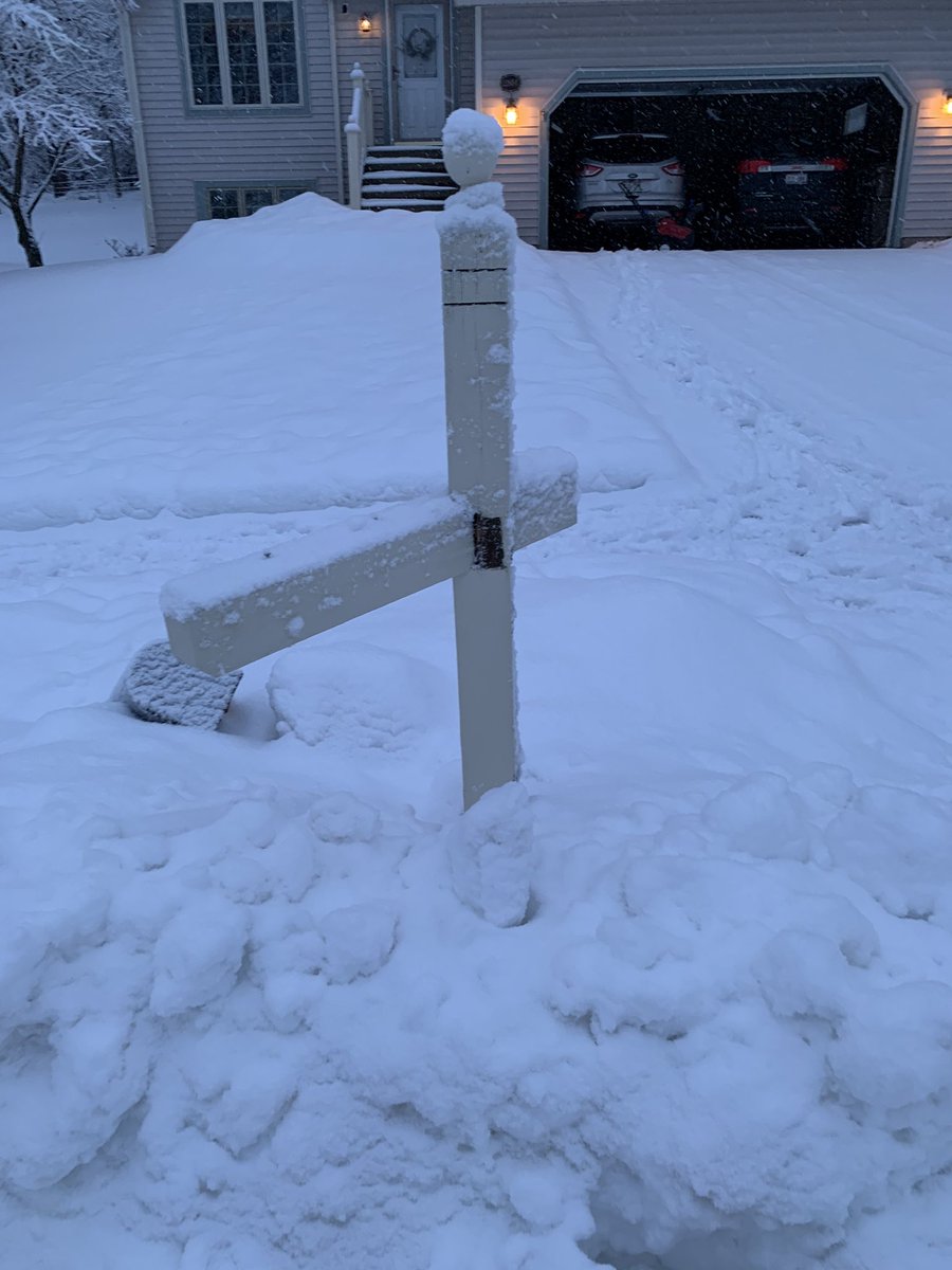 MattJCash's tweet photo. Snow plow came early this morning but it wiped out our mailbox. #WinterStorm #homeownership #RIPmailbox https://t.co/ZuaYFCD3QM